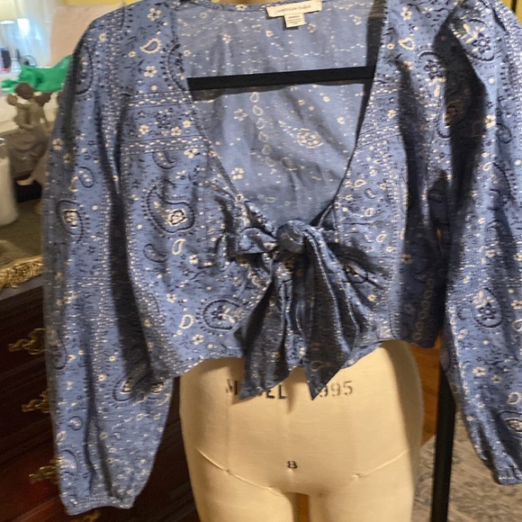 American Eagle Crop Top - Picture 4 of 4